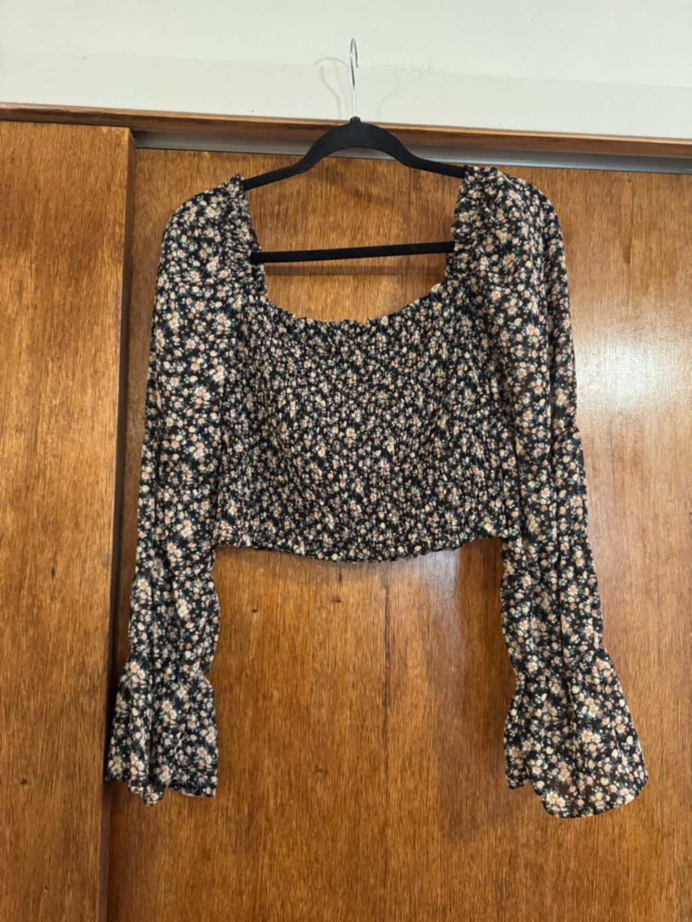 wild fable Black Floral Smocked Long-Sleeve Crop Top